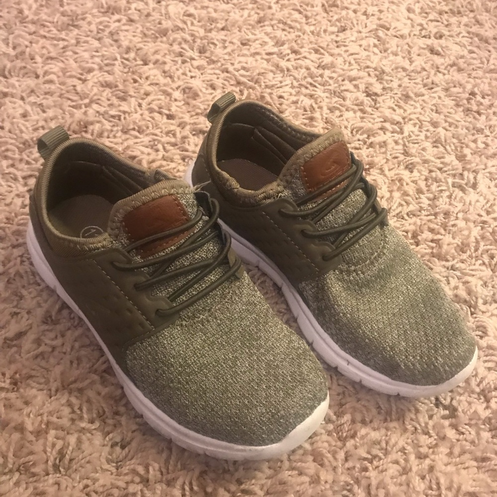 Boys dress sneakers